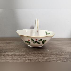 Vintage Holly & Berries Design Lenox Holiday Basket